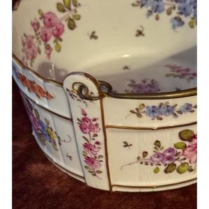 Meissen Porcelain Table Planter, 19th Century. 
