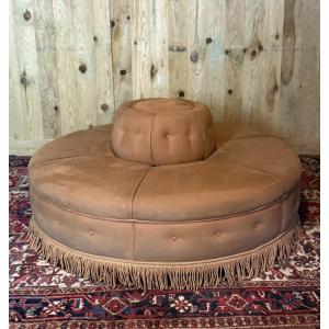 Canapé Borne capitonné. 