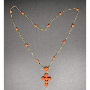 Collier En Or Et Corail.