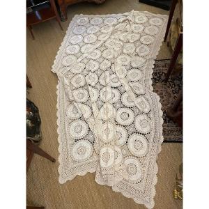 Large Hand Executed Lace Tablecloth.