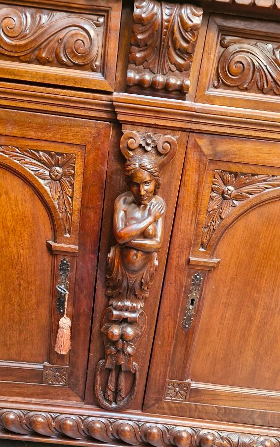 Neo-renaissance Sideboard -photo-1