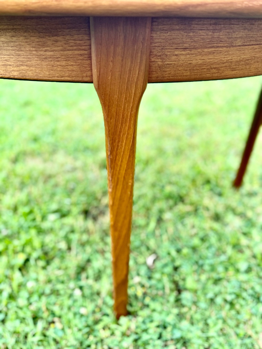 Round Extendable Table In Scandinavian Style -photo-4