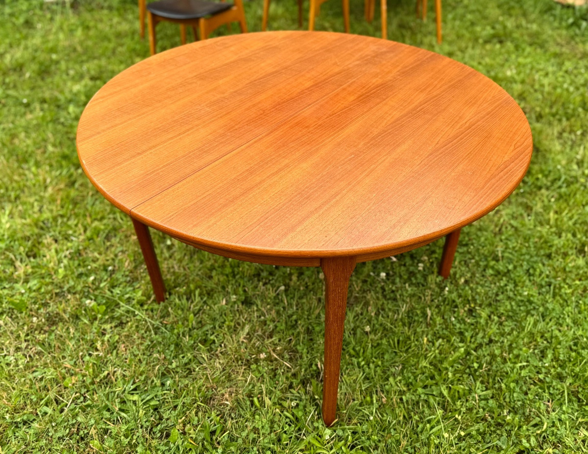 Round Extendable Table In Scandinavian Style -photo-7