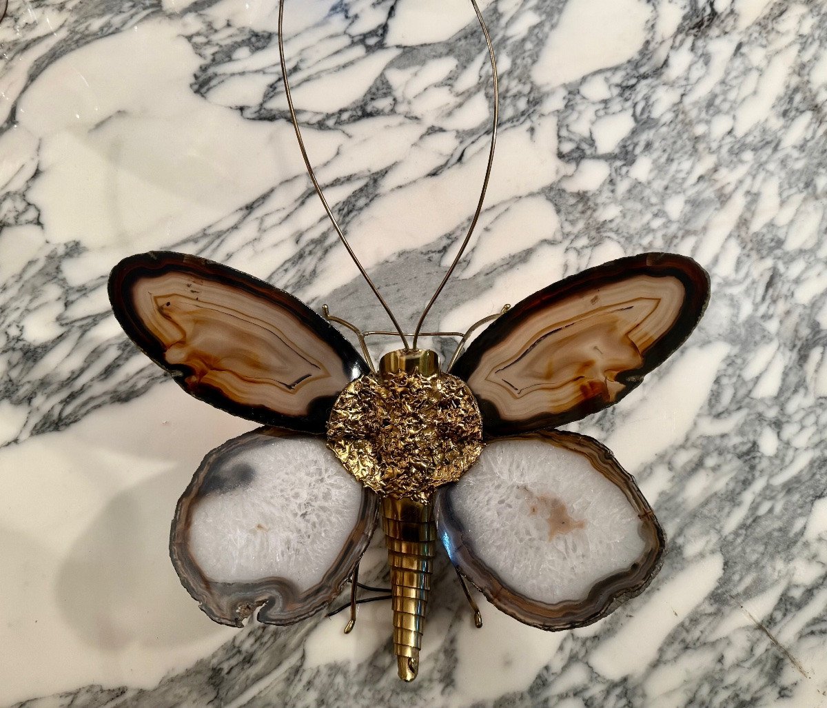 applique papillon avec ailes en trancha d'agate cira 80 crée par Hubert dénia pour honoré Paris-photo-1