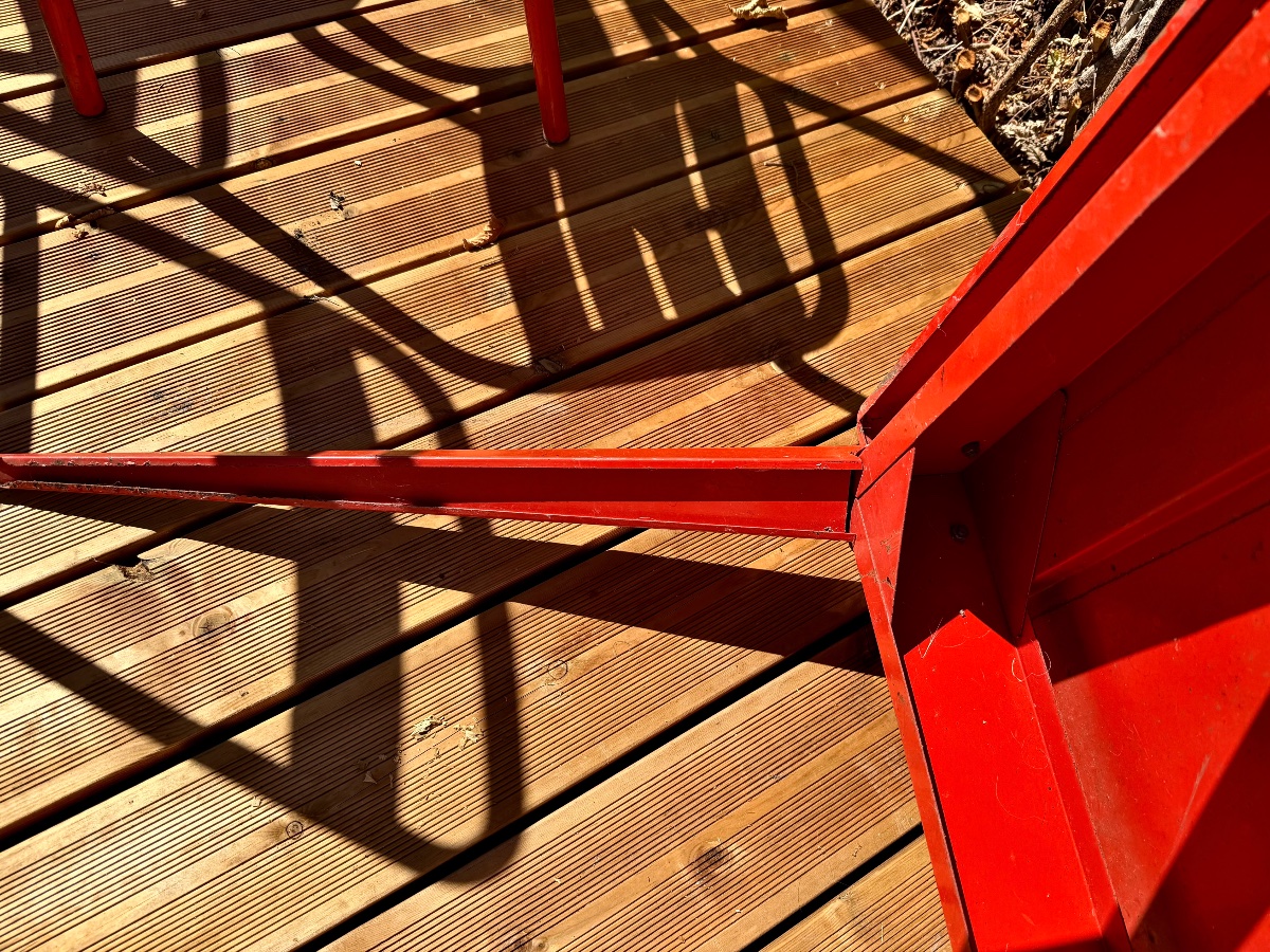 A T 55 Tolix Table And 4 Red T1 Chairs -photo-5