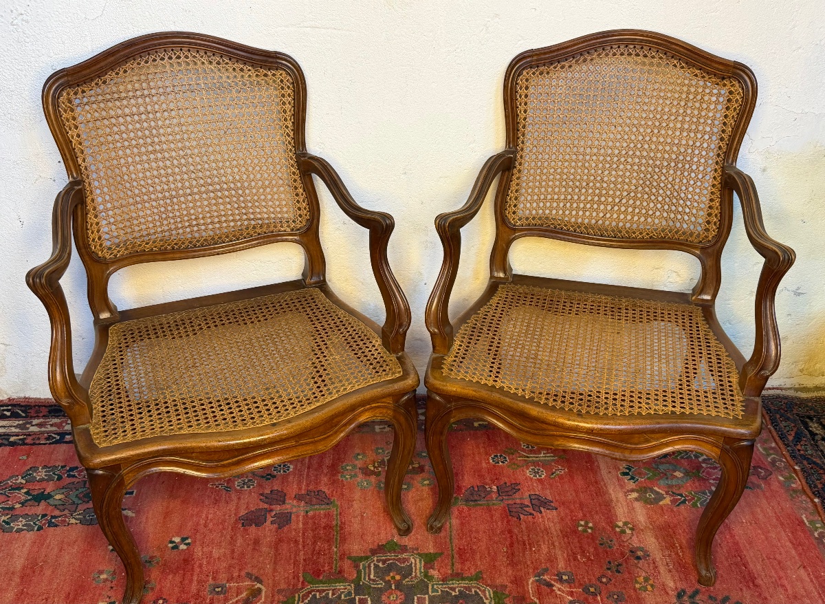 paire de fauteuils style lxv cannés noyer 