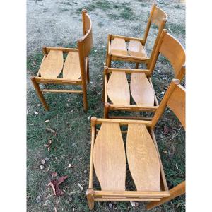 serie de 4 chaises dans le gout de Grete Jalk ou poul Jeppesens