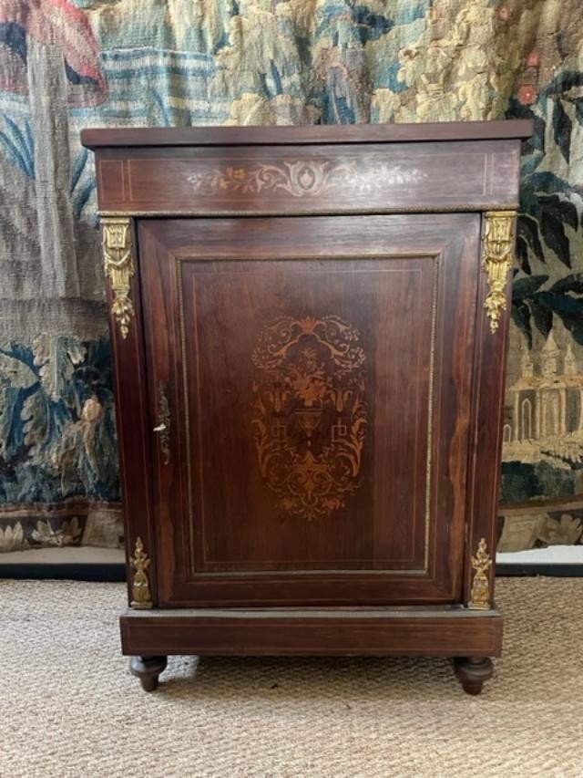 Meuble d&#039;appui d&#039;&eacute;poque Napol&eacute;on III en palissandre de Rio