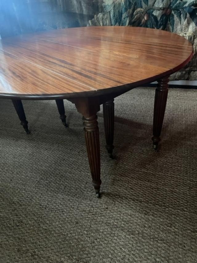 6-legged Mahogany Table From The Restoration Period-photo-2