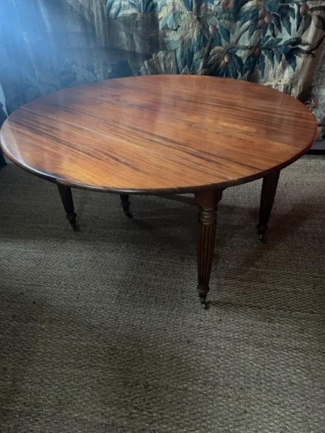 6-legged Mahogany Table From The Restoration Period