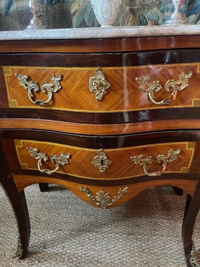 Commode sauteuse en marqueterie de style Louis XV-photo-4