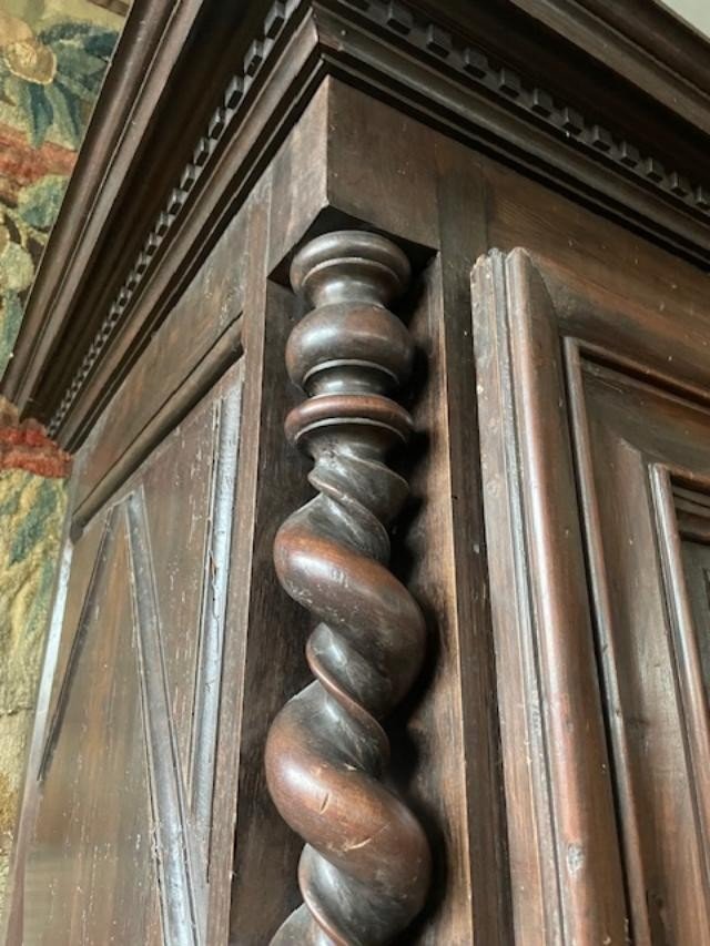 Cabinet &agrave; deux corps en bois naturel Louis XIV-photo-5