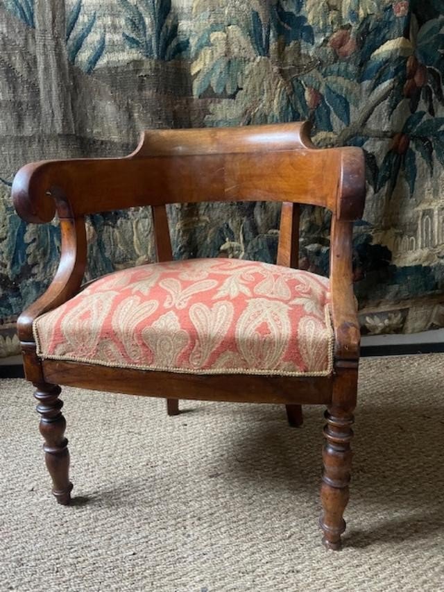 Fauteuil de bureau en bois naturel d&#039;&eacute;poque restauration