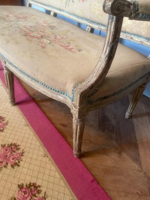 Canap&eacute; en bois laqu&eacute; d&#039;&eacute;poque Louis XVI-photo-3
