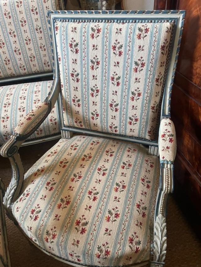Salon Louis XVI comprenant un canap&eacute; et 4 fauteuils-photo-3
