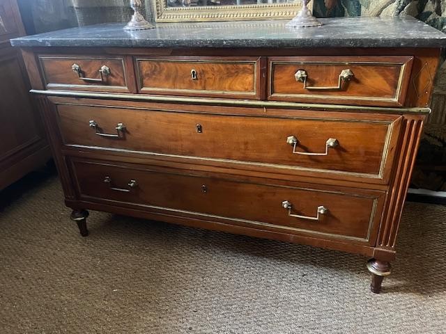 Commode en acajou  plateau de marbre d&#039;&eacute;poque Louis XVI-photo-3