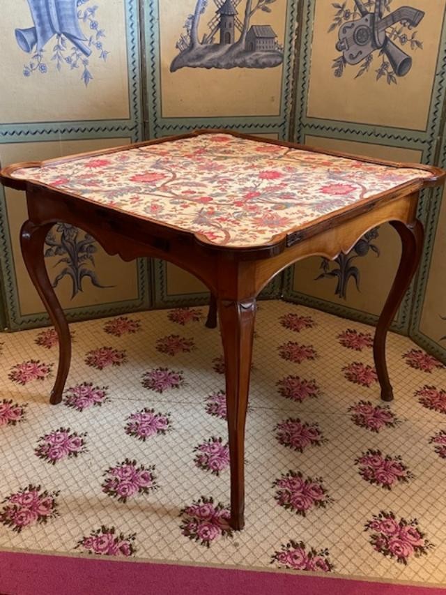 18th Century Walnut Coffee Table From The Louis XV Period-photo-4