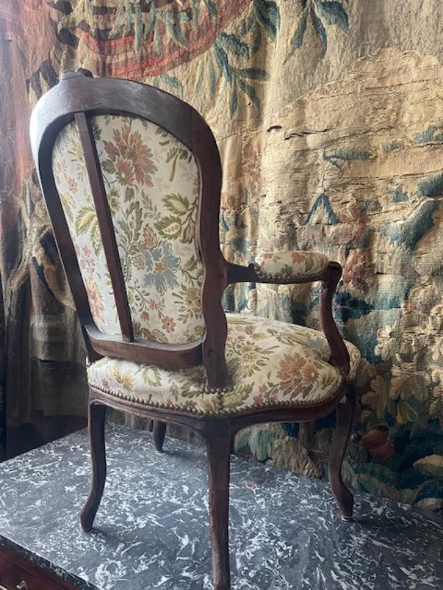Paire de fauteuils 18 ème en bois naturel d'époque Louis XV-photo-4