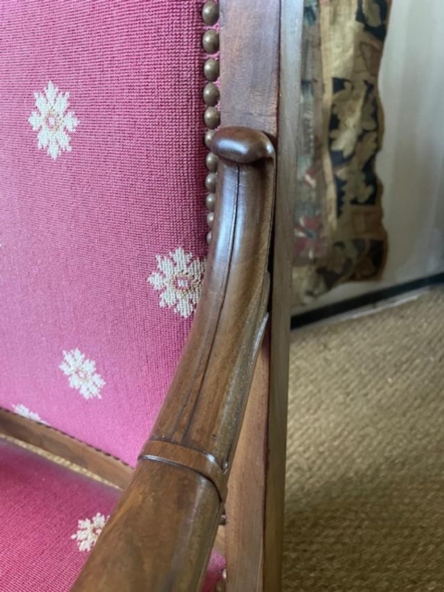 Suite de 8 fauteuils en acajou au modèle d'époque empire-photo-3
