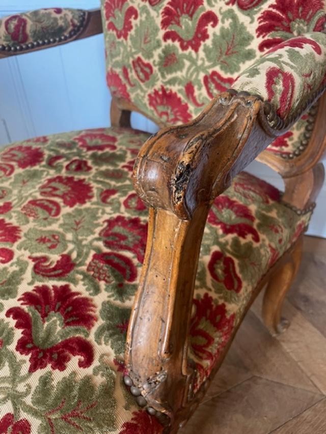Fauteuil 18 &egrave;me &agrave; dossier plat en bois naturel d&#039;&eacute;poque Louis XV-photo-1