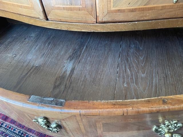 Commode 18 ème marquetée à décor de frisages , cartouches et filets d'époque Louis XV-photo-6