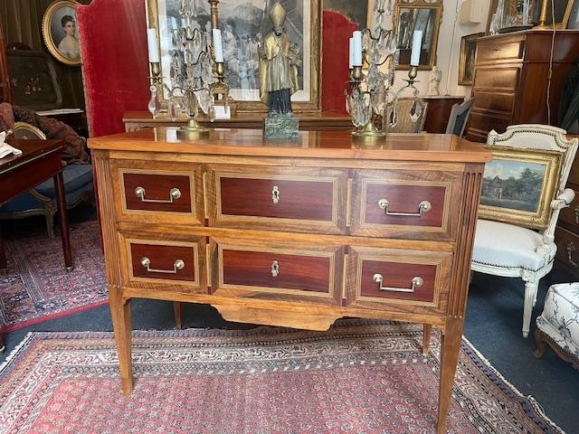 Commode sauteuse 18 ème en bois de placage , Epoque Louis XVI