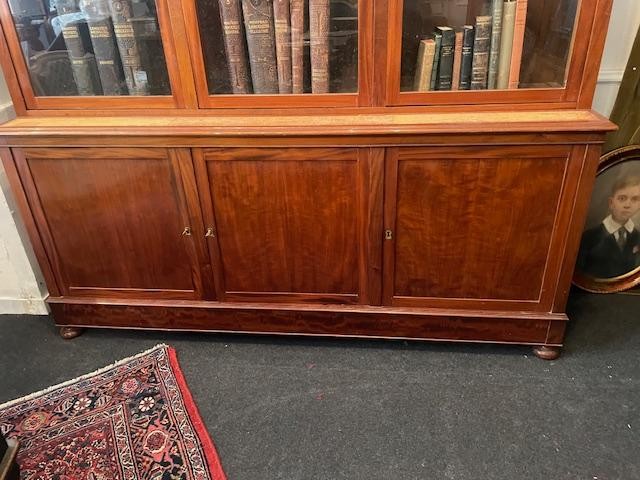 Large Three-door Mahogany Bookcase-photo-4