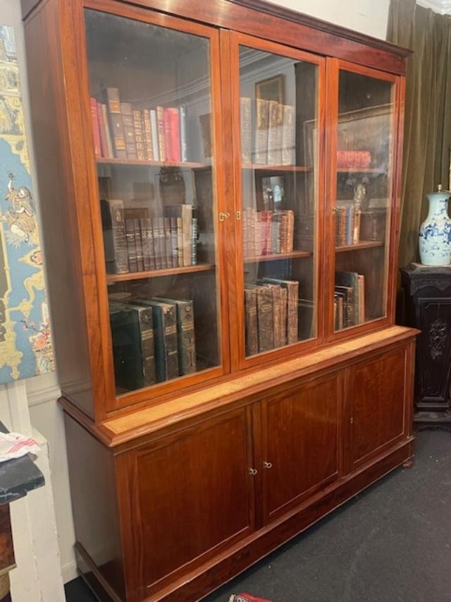 Large Three-door Mahogany Bookcase-photo-1