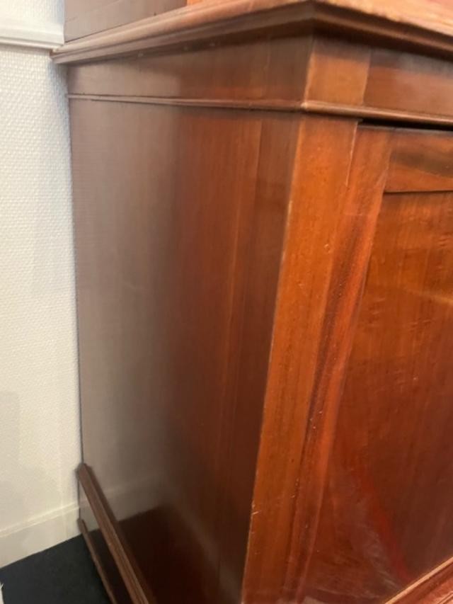 Large Three-door Mahogany Bookcase-photo-5