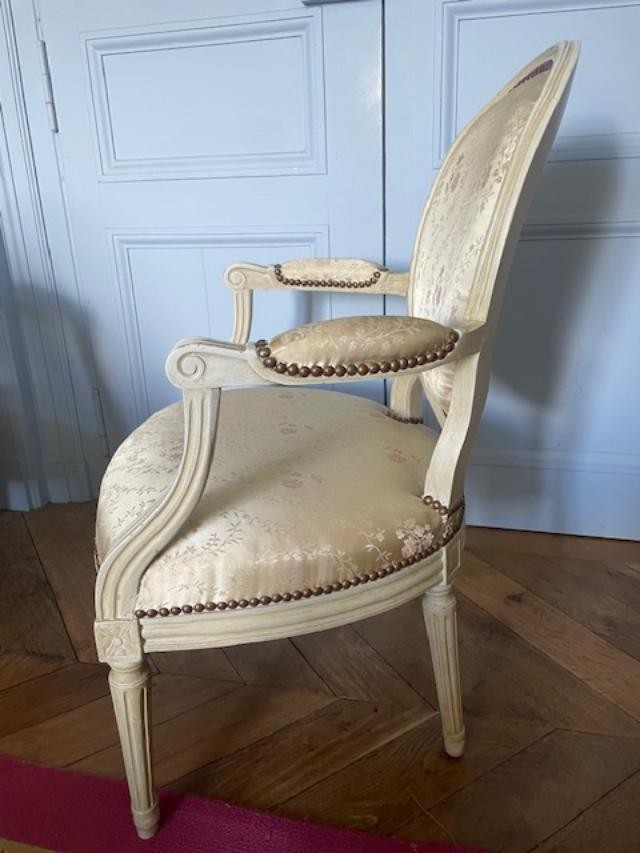 Paire de fauteuils 18 &egrave;me en m&eacute;daillons d&#039;&eacute;poque Louis XVI-photo-3