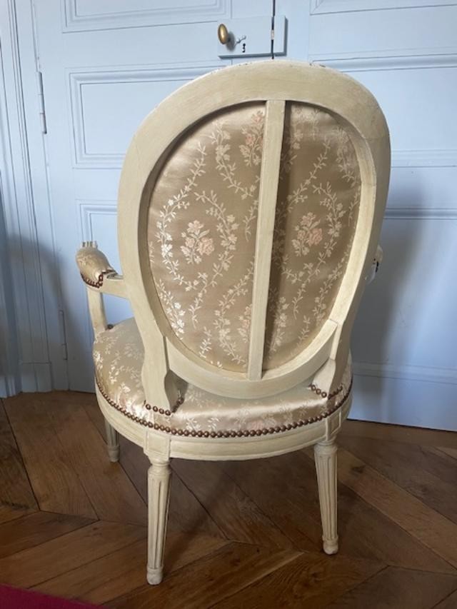 Paire de fauteuils 18 &egrave;me en m&eacute;daillons d&#039;&eacute;poque Louis XVI-photo-4