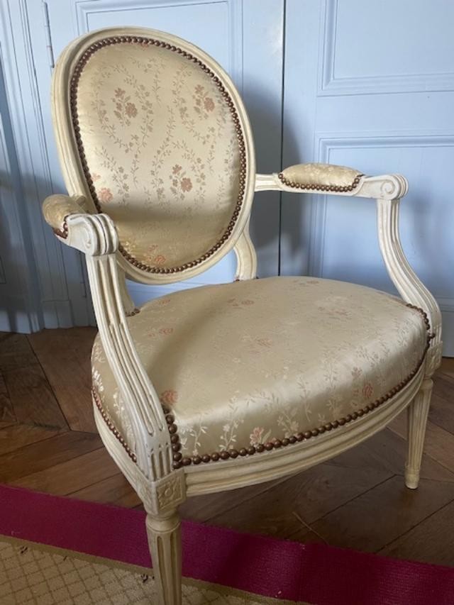 Paire de fauteuils 18 &egrave;me en m&eacute;daillons d&#039;&eacute;poque Louis XVI-photo-2