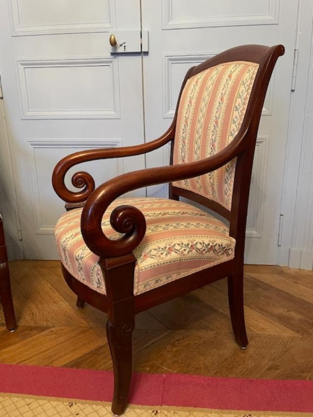 Paire de fauteuils en acajou d'époque restauration-photo-2