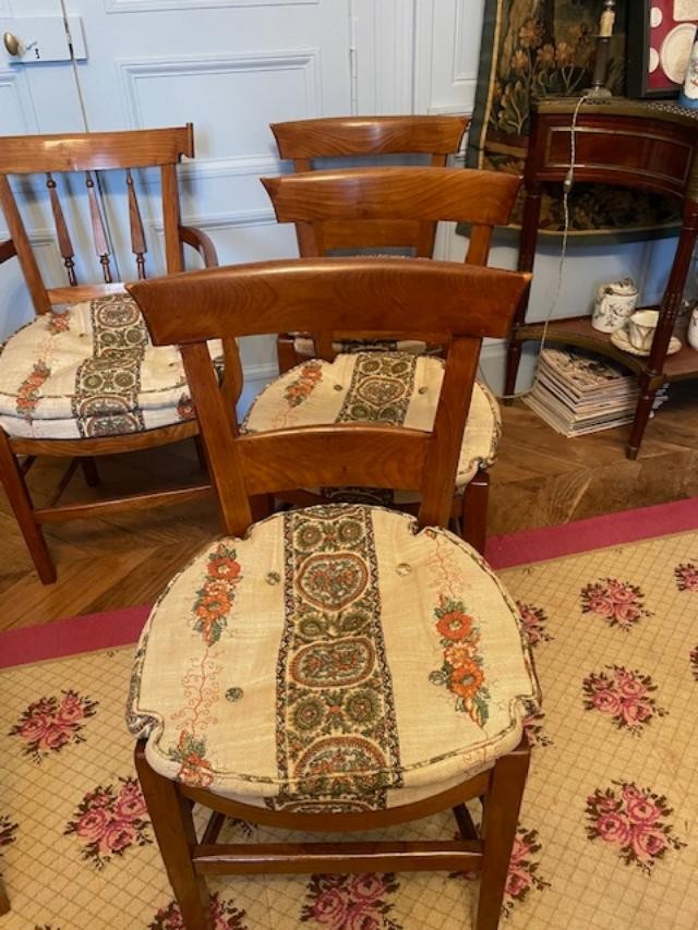 Ensemble de 6 chaises et un fauteuil formant une suite en noyer directoire.-photo-2