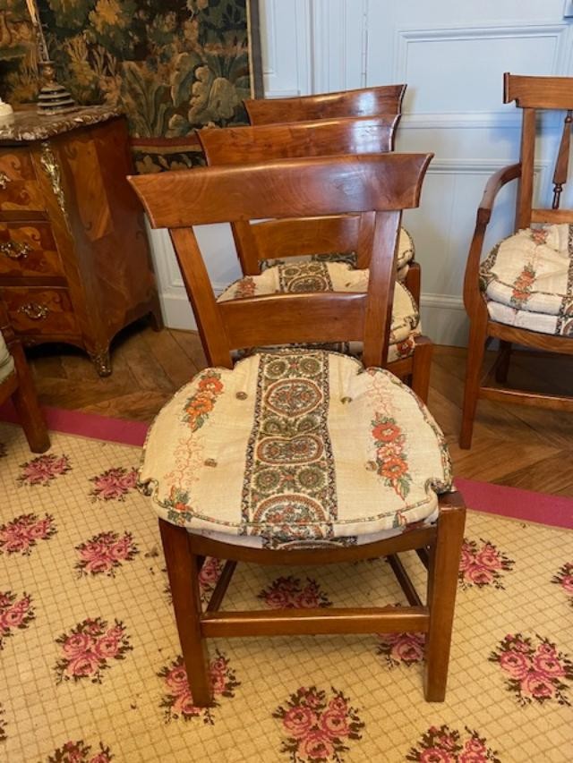 Ensemble de 6 chaises et un fauteuil formant une suite en noyer directoire.-photo-3
