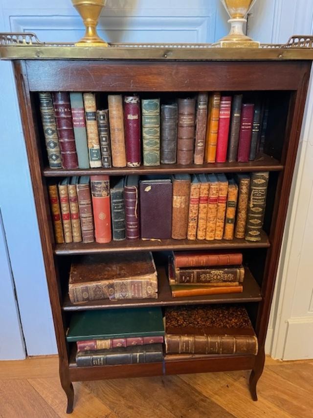 Bibus en acajou  &agrave; galerie et plateau de marbre-photo-2