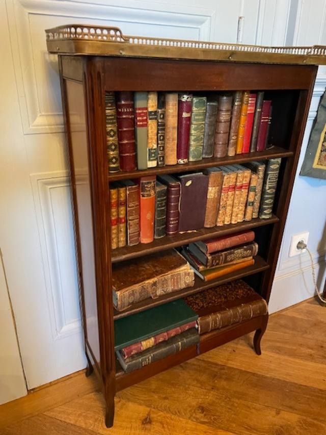 Bibus en acajou  &agrave; galerie et plateau de marbre-photo-3