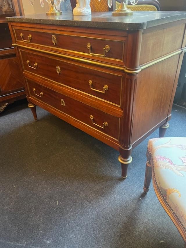 Commode 18 &egrave;me en acajou et placage d&#039;acajou d&#039;&eacute;poque Louis XVI-photo-3