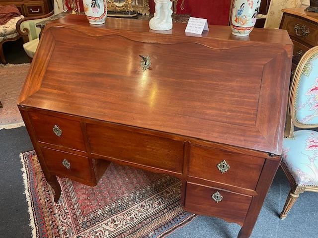 Important 18th-century Mahogany Desk With A Slanted Top, Dating From The Louis XV Period.-photo-2
