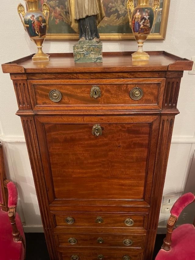 Petit secrétaire en acajou de la fin de l'époque Louis XVI-photo-3