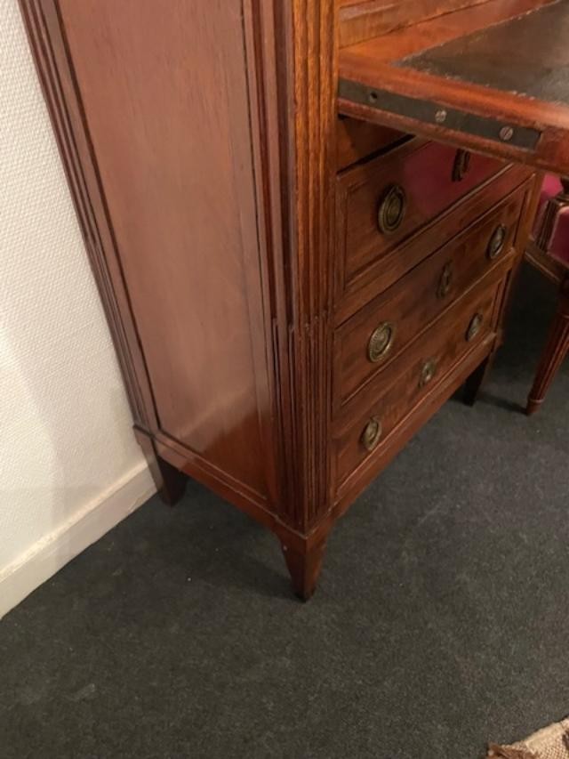 Petit secrétaire en acajou de la fin de l'époque Louis XVI-photo-4