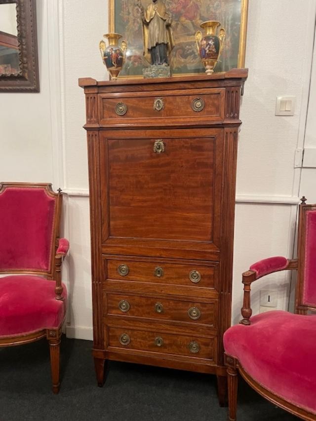Petit secrétaire en acajou de la fin de l'époque Louis XVI
