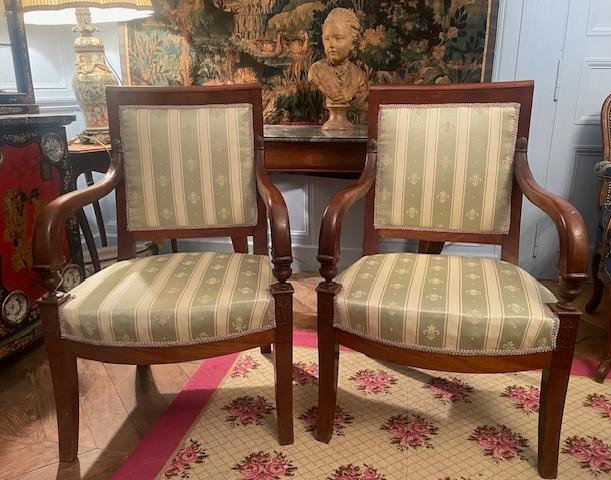 Paire de fauteuils en acajou début 19 ème