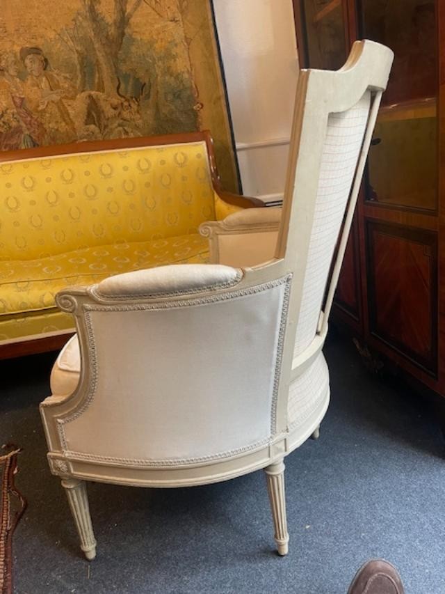 Bergère en bois mouluré etsculpté d'époque Louis XVI-photo-1