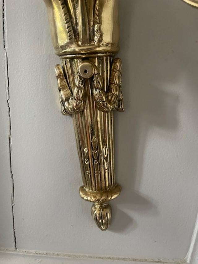 Pair Of Louis XVI Style Wall Sconces In Gilt Bronze -photo-4