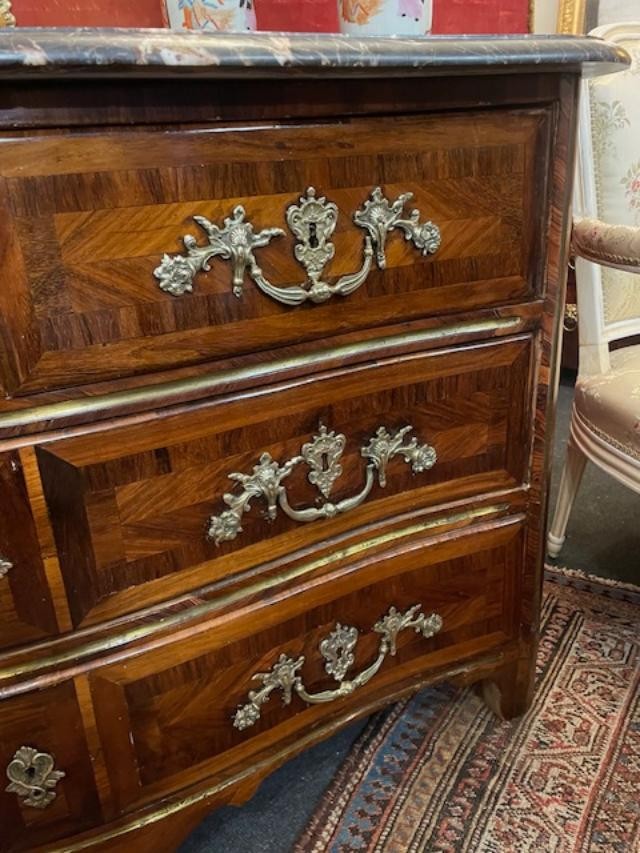 Commode estampillée FF pour François Fleury début de l'époque Louis XV-photo-1