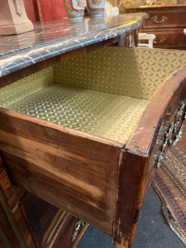 Commode estampillée FF pour François Fleury début de l'époque Louis XV-photo-4