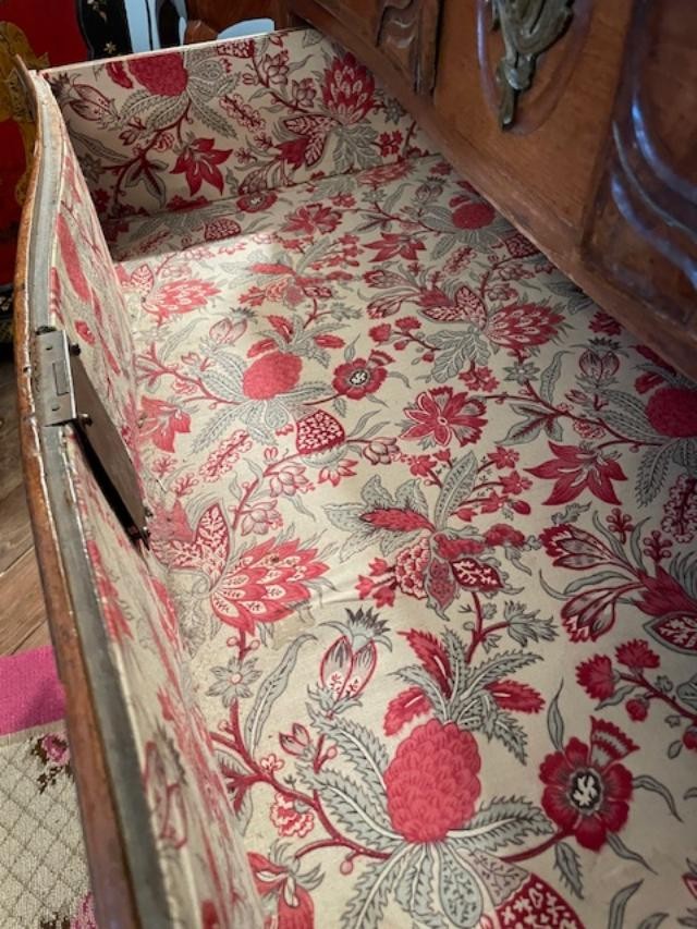 18th Century Parisian Walnut Chest Of Drawers-photo-5