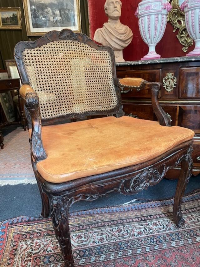 Fauteuil en bois naturel d'époque Régence-photo-2