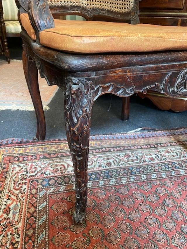 Fauteuil en bois naturel d'époque Régence-photo-4